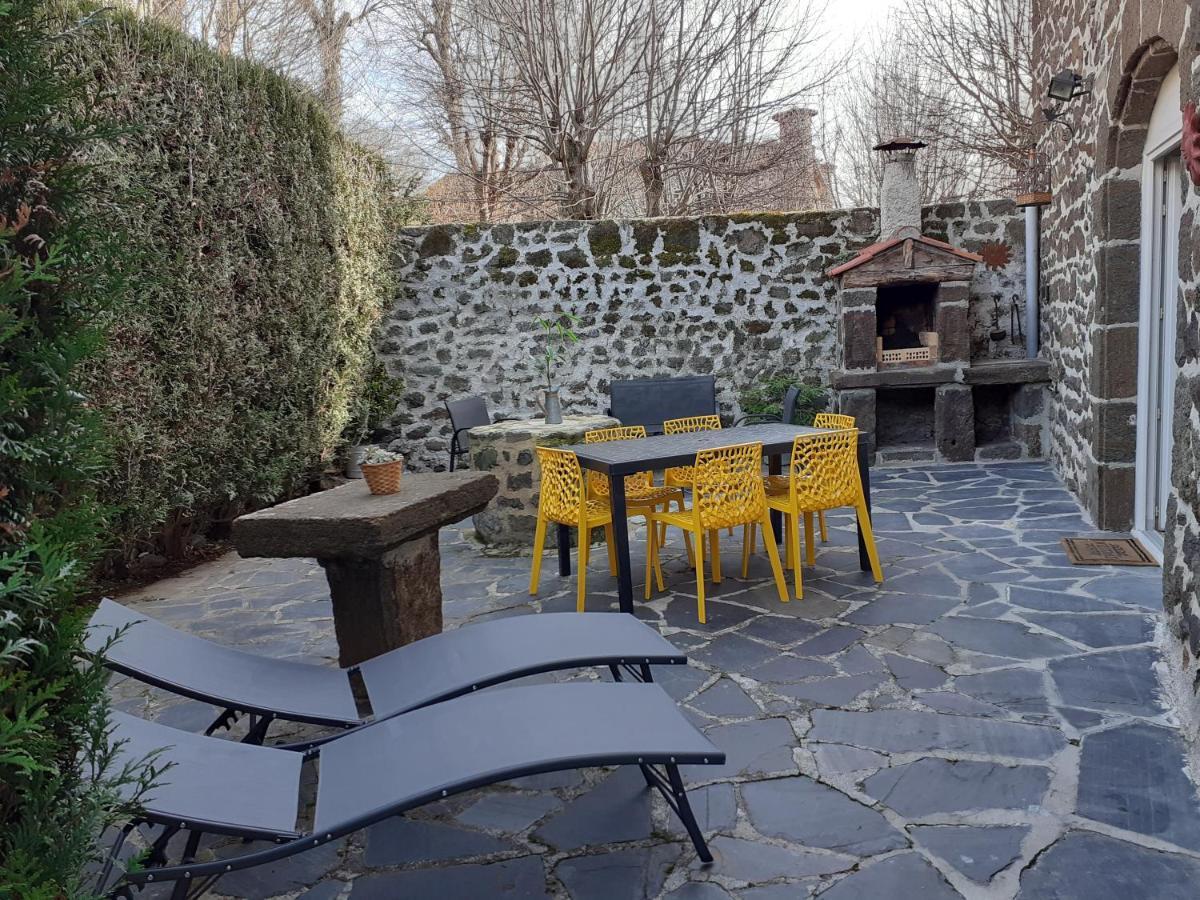 Maison Du Soleil Chez Isa Polignac (Haute-Loire) Exterior foto