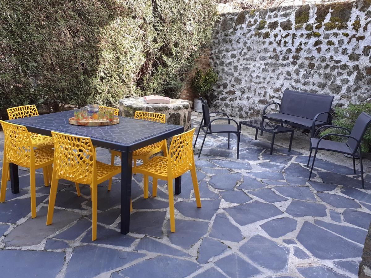 Maison Du Soleil Chez Isa Polignac (Haute-Loire) Exterior foto