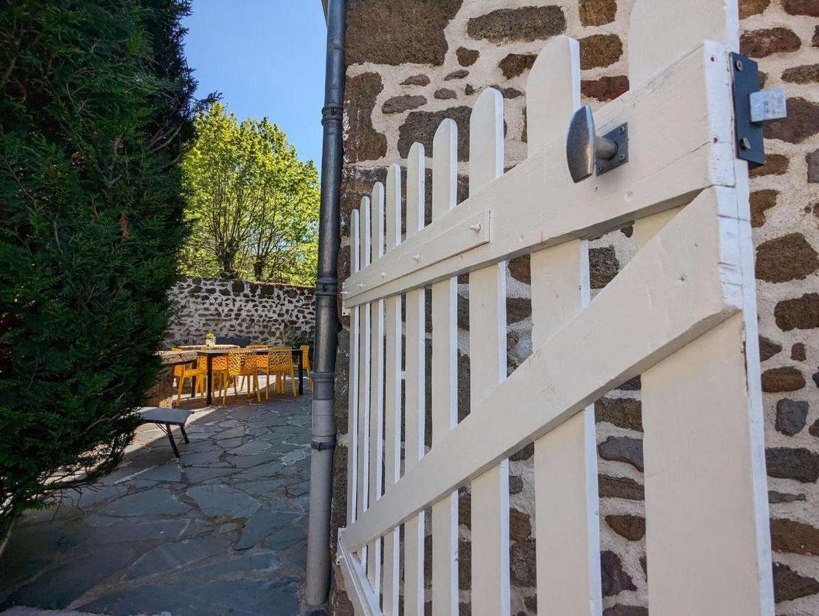 Maison Du Soleil Chez Isa Polignac (Haute-Loire) Exterior foto